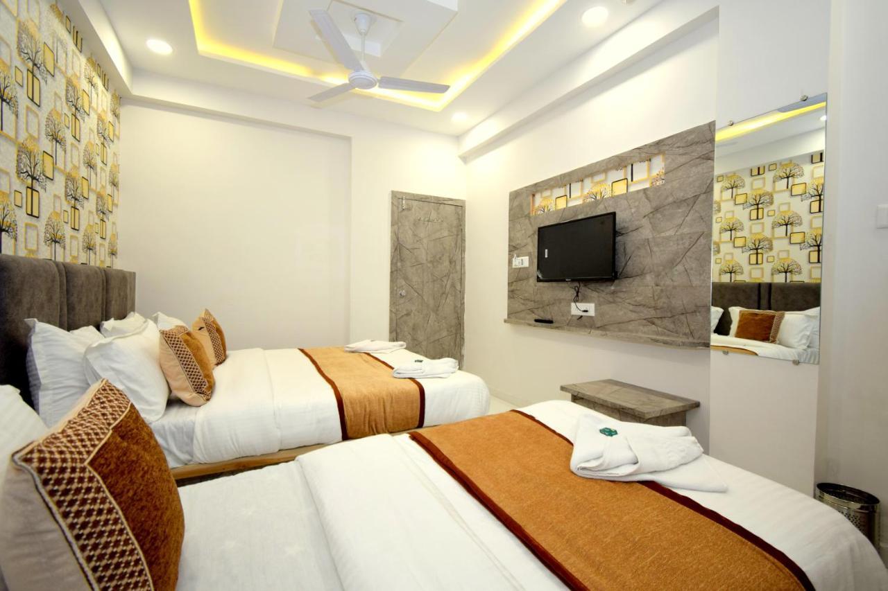 Hotel A1 Vastrapur Ahmedabad Exterior photo